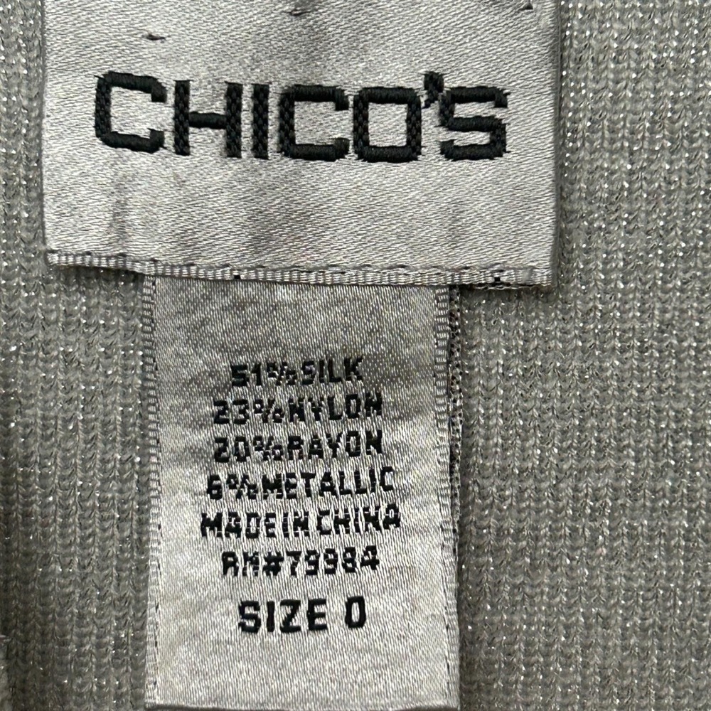 Chico's Sleeveless Mock Neck Shell Women Size 0 Silver Silk Blend Metallic Knit - Picture 3 of 8